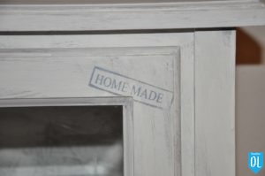 Read more about the article Shabby Chic Vitrine