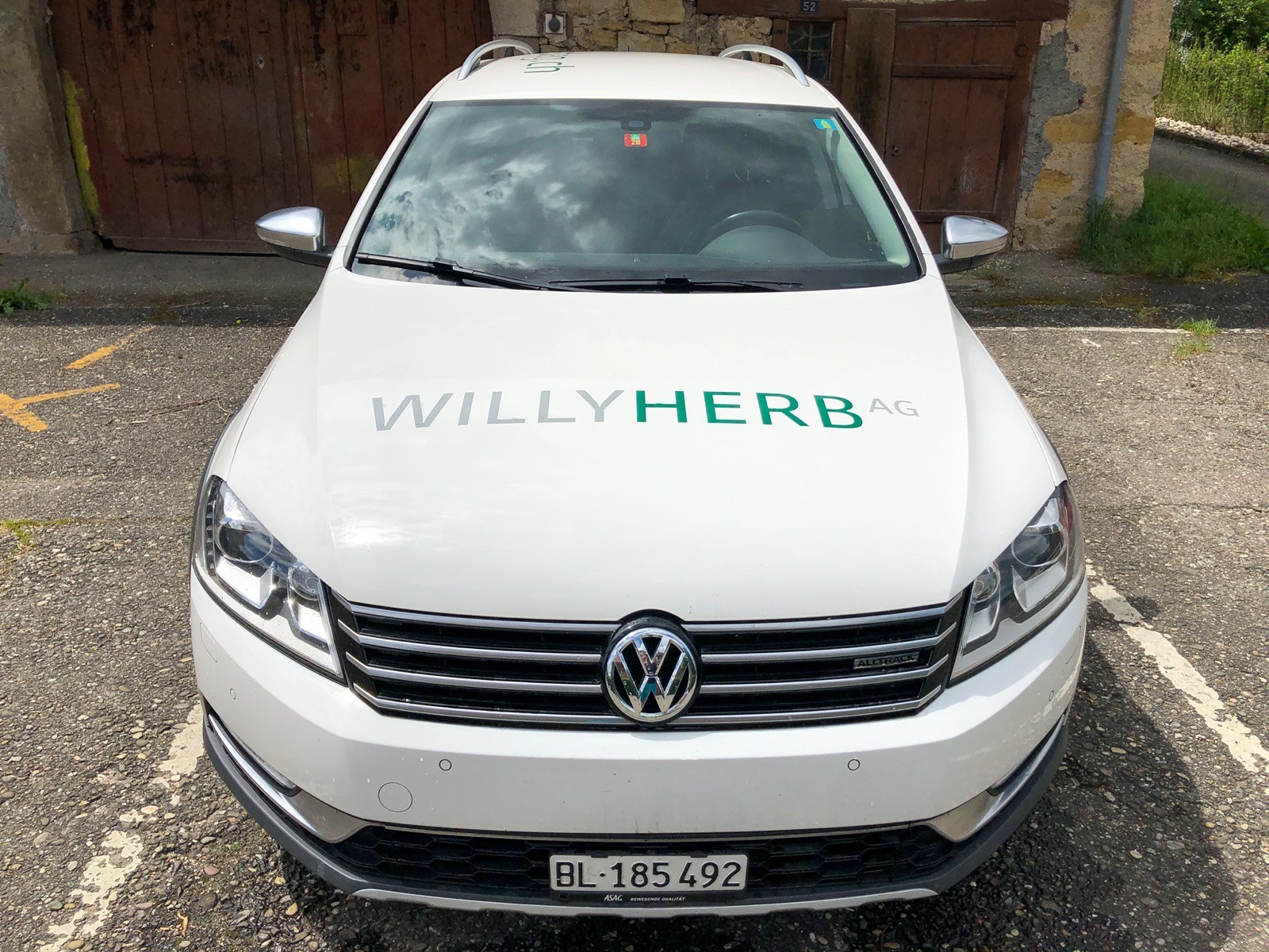 Ein weiteres Fahrzeug für die Fa. Willy Herb AG beschriftet